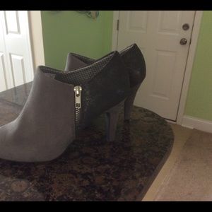 Two tone bootie